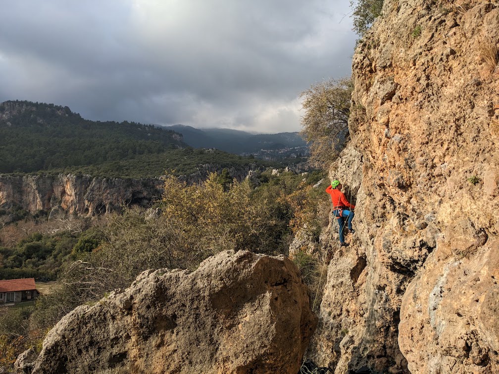 Geyikbayiri, Konyaalti: кемпинг для скалолазов